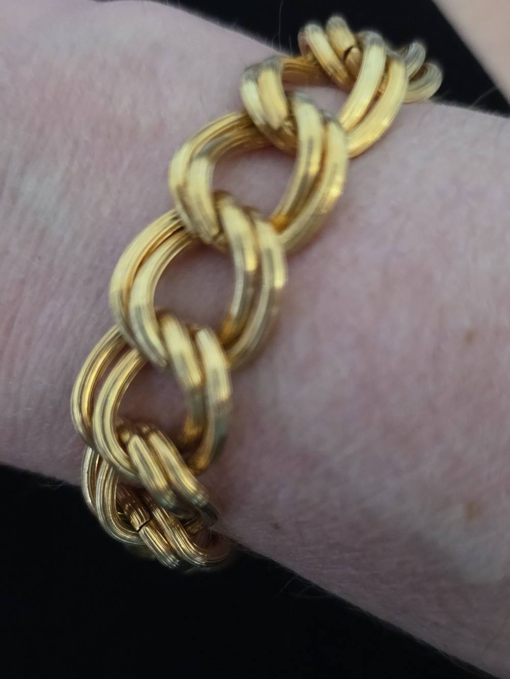 Vintage Avon Signed Chunky Gold Tone Textured Link Chain Statement Bracelet